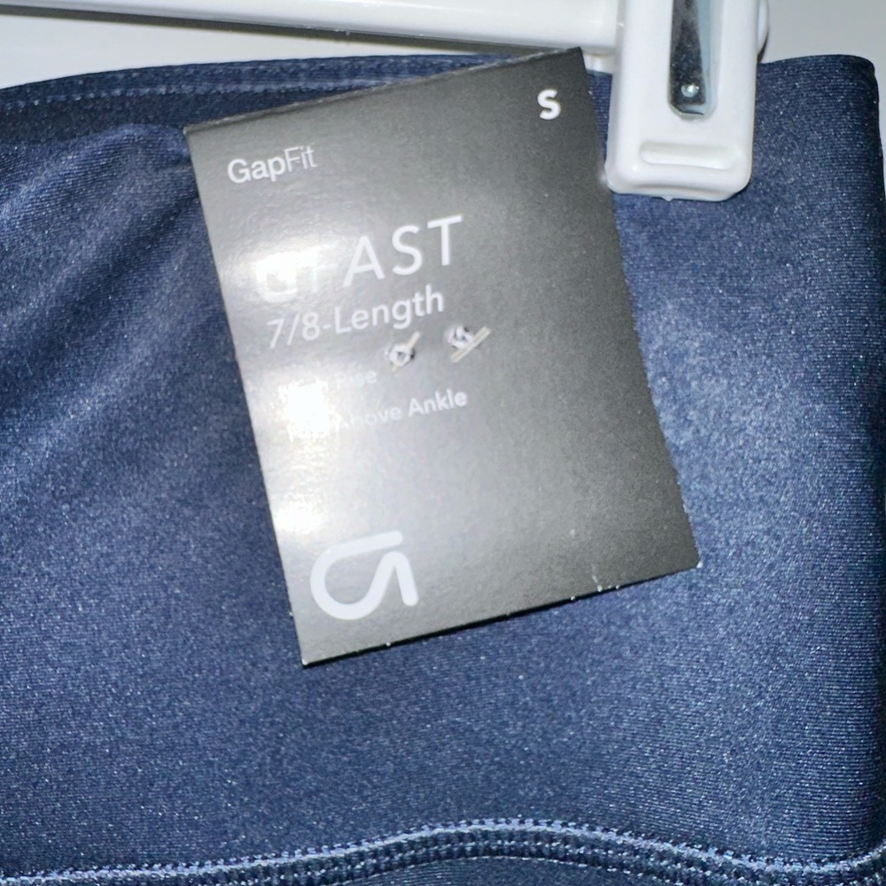 Gap workout leggings. Size small.